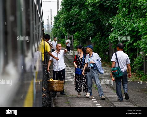 樂至哪個站到內江，探討城市間的距離與心靈的遠近